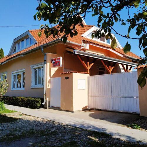 4 Évszak Apartman Gyula Extérieur photo