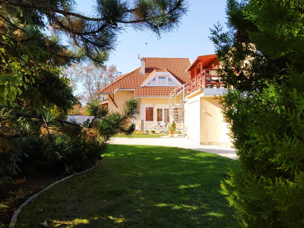 4 Évszak Apartman Gyula Extérieur photo